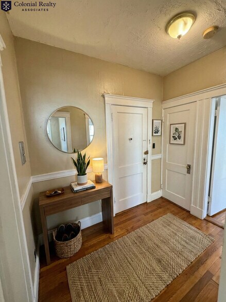 Building Photo - 319 Allston St