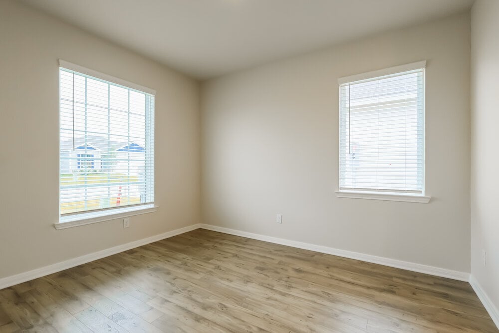 Building Photo - 16459 Hill Dr