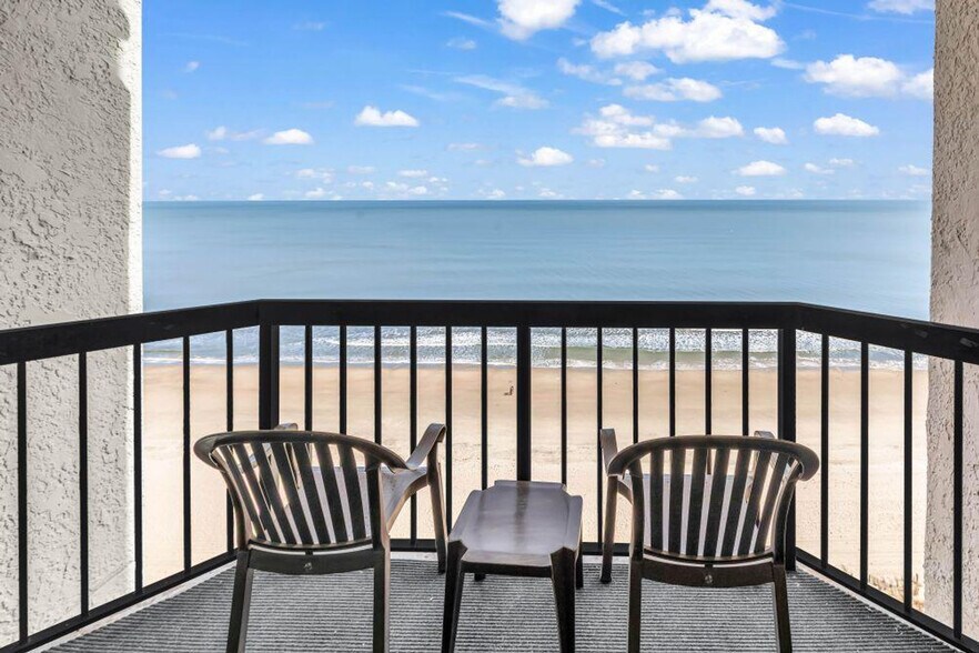 Building Photo - 2311 S Ocean Blvd