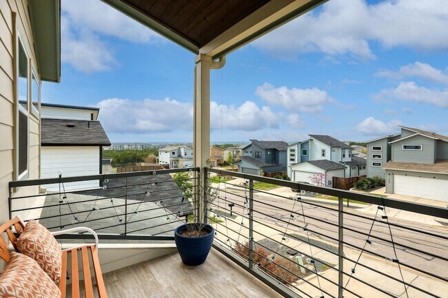 Building Photo - 7013 Boyle Dr