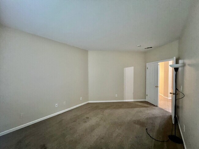 Building Photo - 116 Burgundy Ct