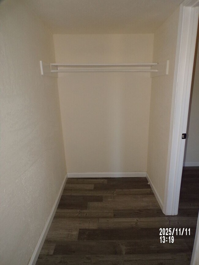 Building Photo - 1607 NW Lincoln Ave