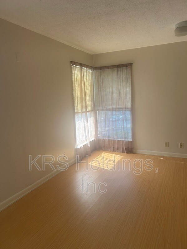 Building Photo - 1384 Hunters Rd