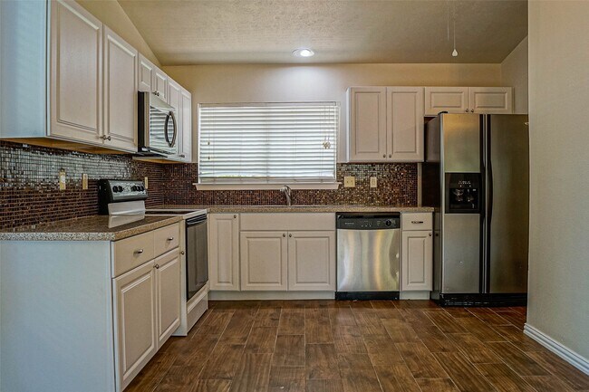 Building Photo - 11 Canyon Oak Pl