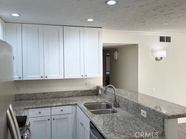 Building Photo - 45225 Sunset Ln