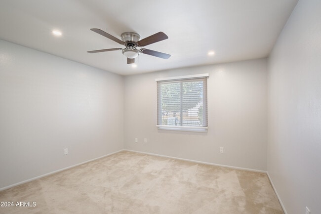Building Photo - 14225 N 39th Way