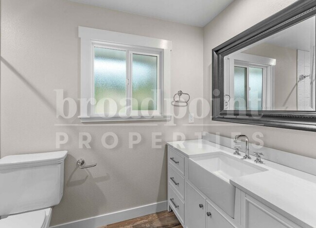 Building Photo - 2113 Sleepy Hollow Rd