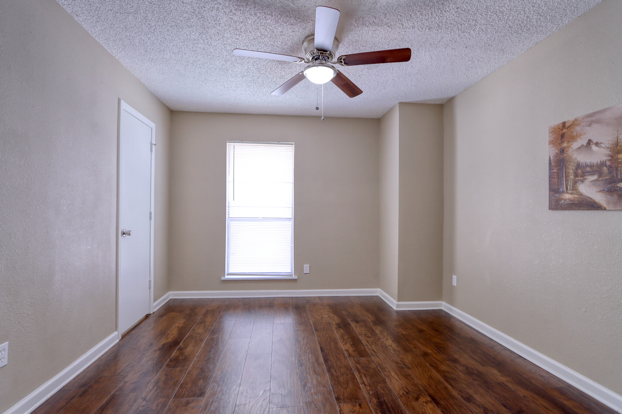 Building Photo - 711 Harbour Town Dr