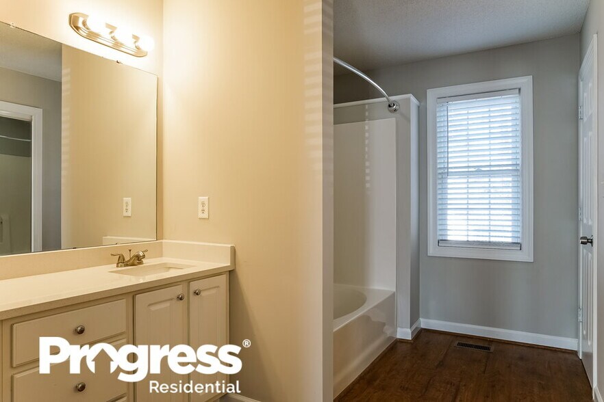 Building Photo - 602 Coventry Dr