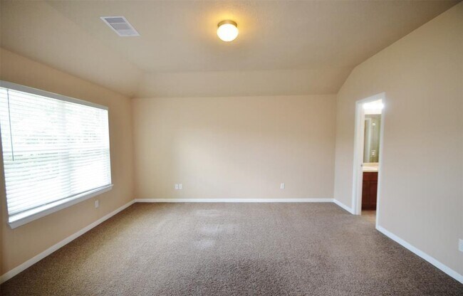 Building Photo - 5015 Willow Point Dr