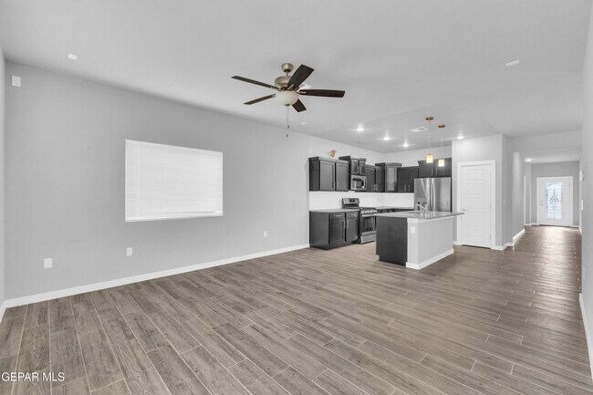 Building Photo - 11364 Santa Barbara