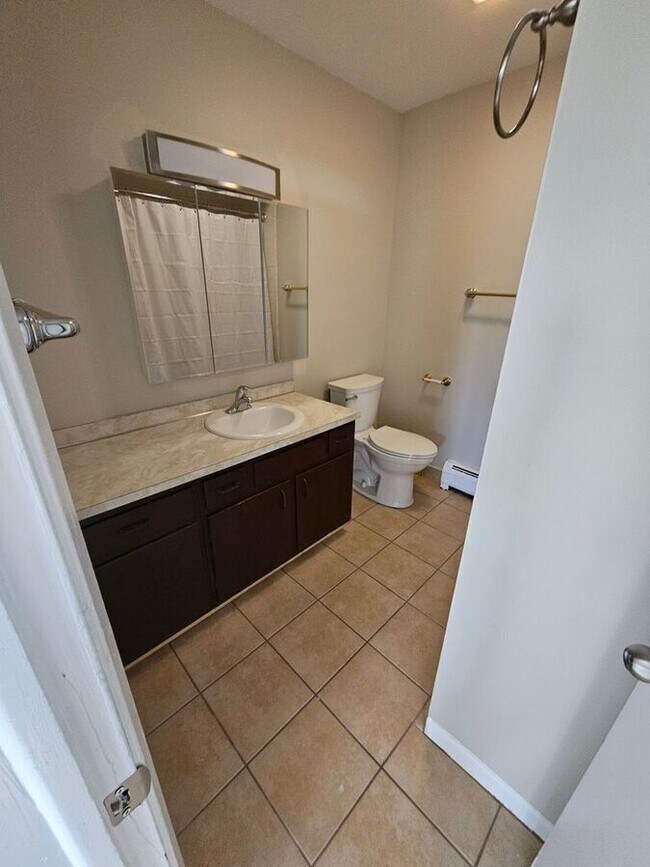 Building Photo - 317 N Harvard Ave