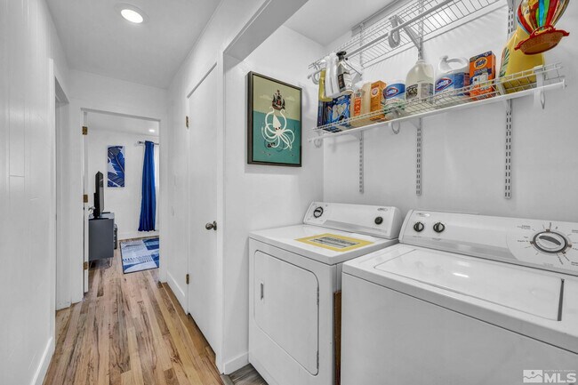 Building Photo - 405 Gregory Way
