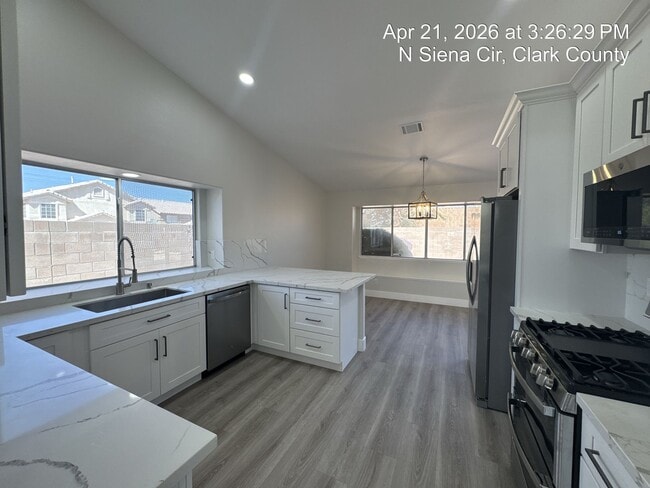 Building Photo - Remodeled Single Story, 4 Bedroom Home in Desert Shores