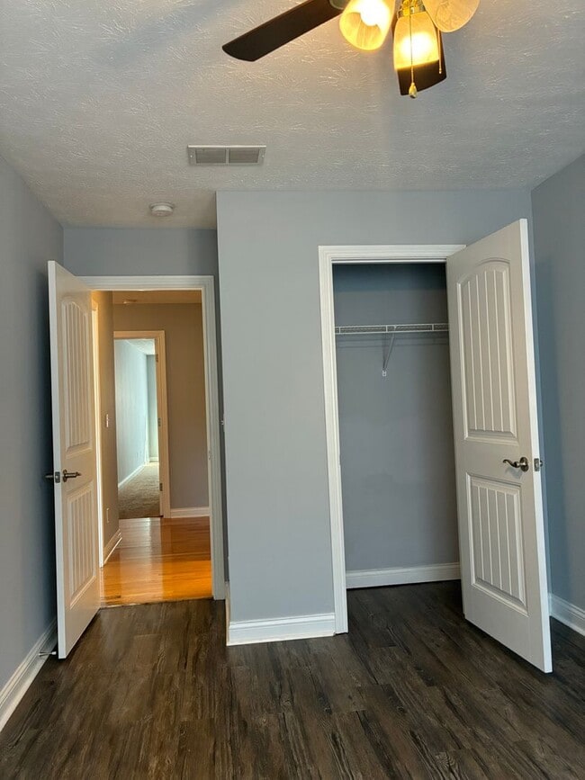 Building Photo - 137 Twin Lakes Dr