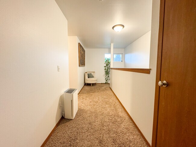 Building Photo - 16522 Mimosa Ct SE