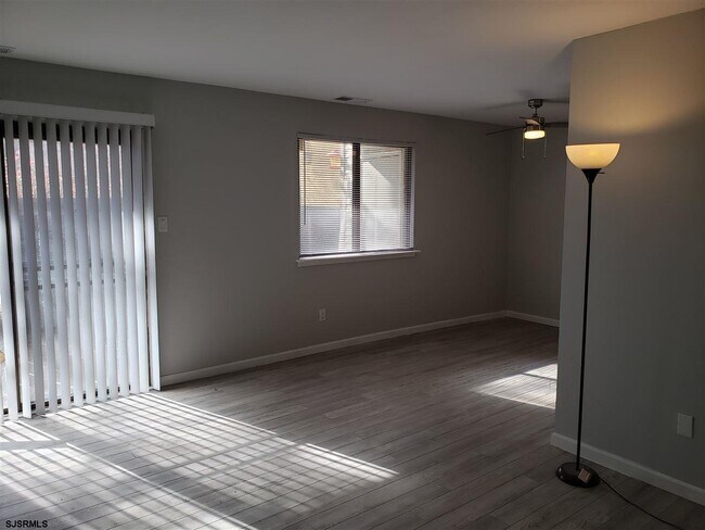 Building Photo - 2744 Mimosa Ct