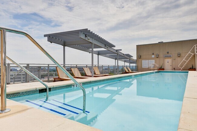 Building Photo - Modern 2br/2ba at Navy Yard