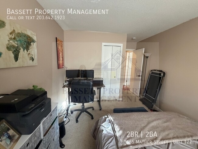 Building Photo - 365 Mather St