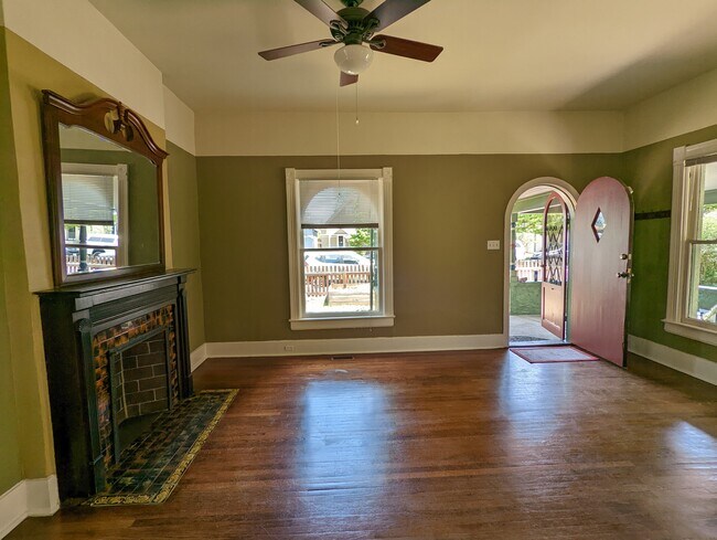 Building Photo - 1265 S Pennsylvania St