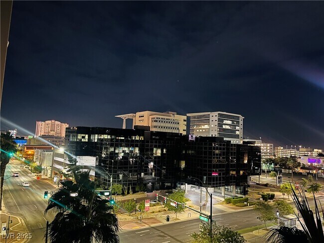 Building Photo - 353 E Bonneville Ave