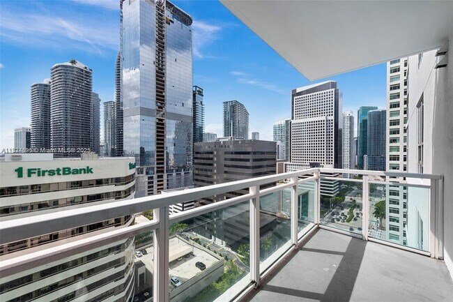 Building Photo - 951 Brickell Ave