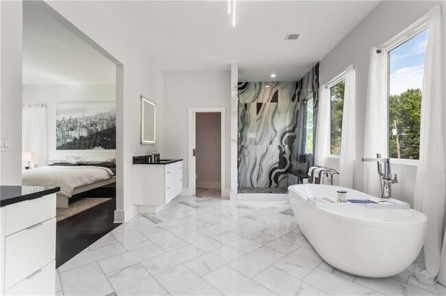 Building Photo - 1756 N Akin Dr NE