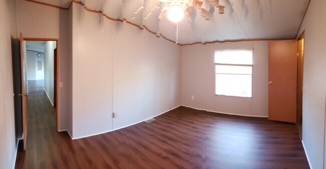 Building Photo - 18 Valley Trail SE