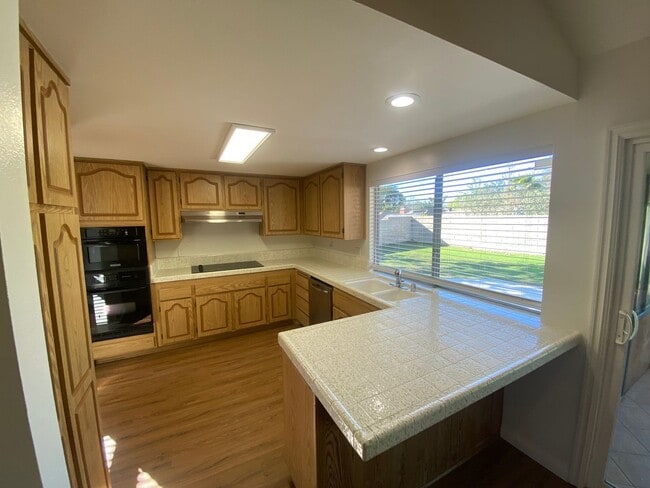 Building Photo - Summerfield Home