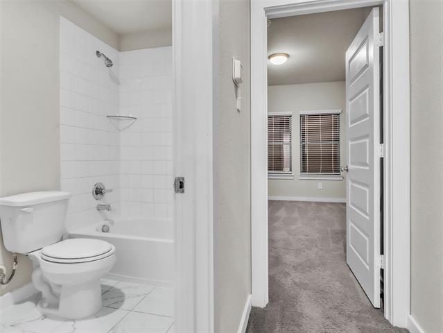 Building Photo - 2214 Spring Side Dr