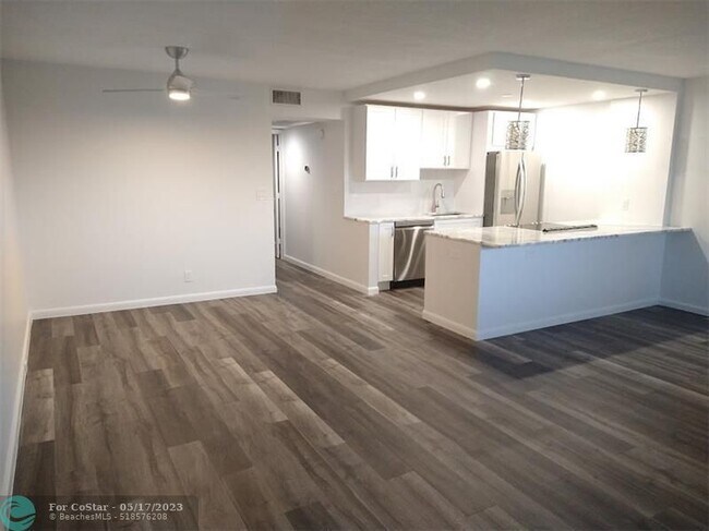 Building Photo - 3405 Bimini Ln