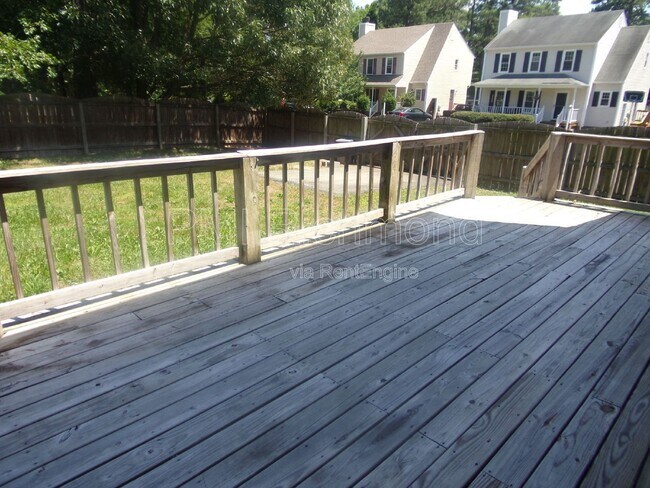 Building Photo - 1703 Danhurst Dr