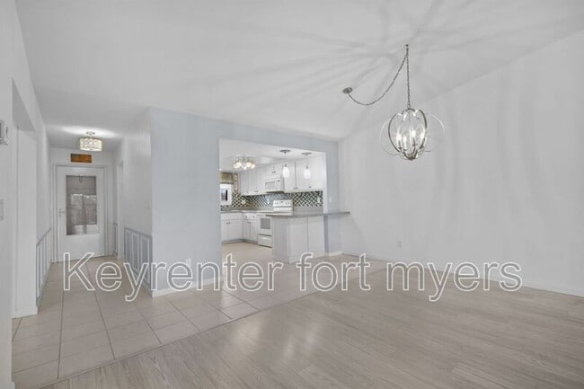 Building Photo - 15350 Moonraker Ct