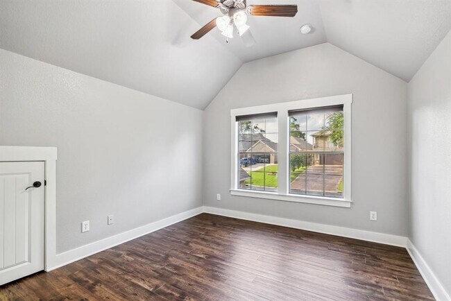 Building Photo - 12336 Pebble View Dr