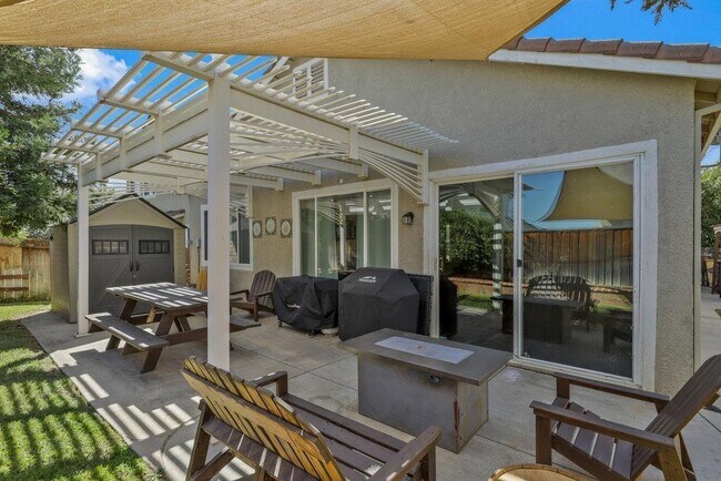 Building Photo - 2477 Veneto Ln