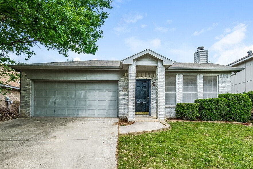 Primary Photo - 6821 Prairie Hill Rd N