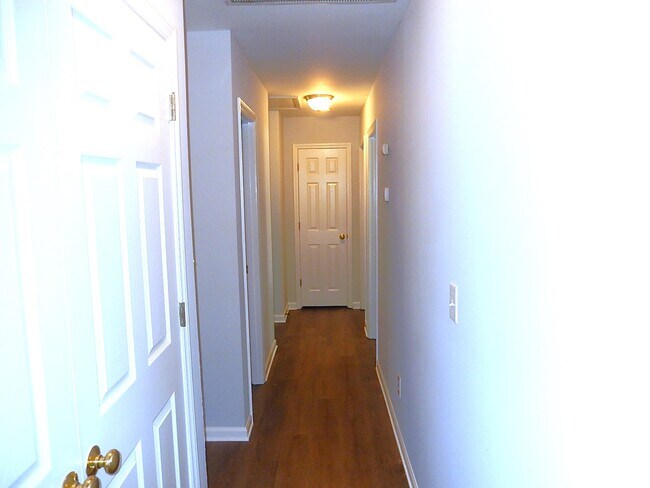 Building Photo - 106 Old House Ct