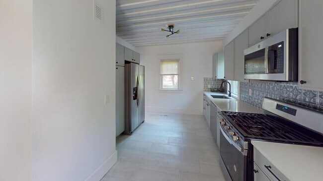 Building Photo - 1132 Michigan-1132MICH