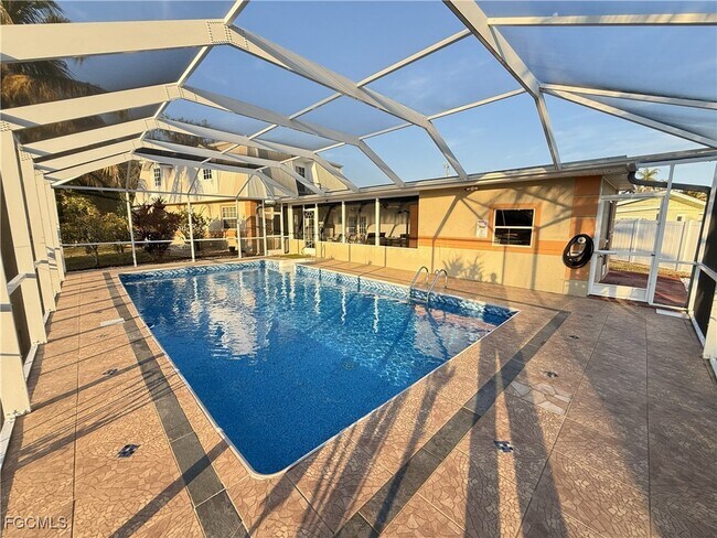 Building Photo - 14801 Randolph Ct