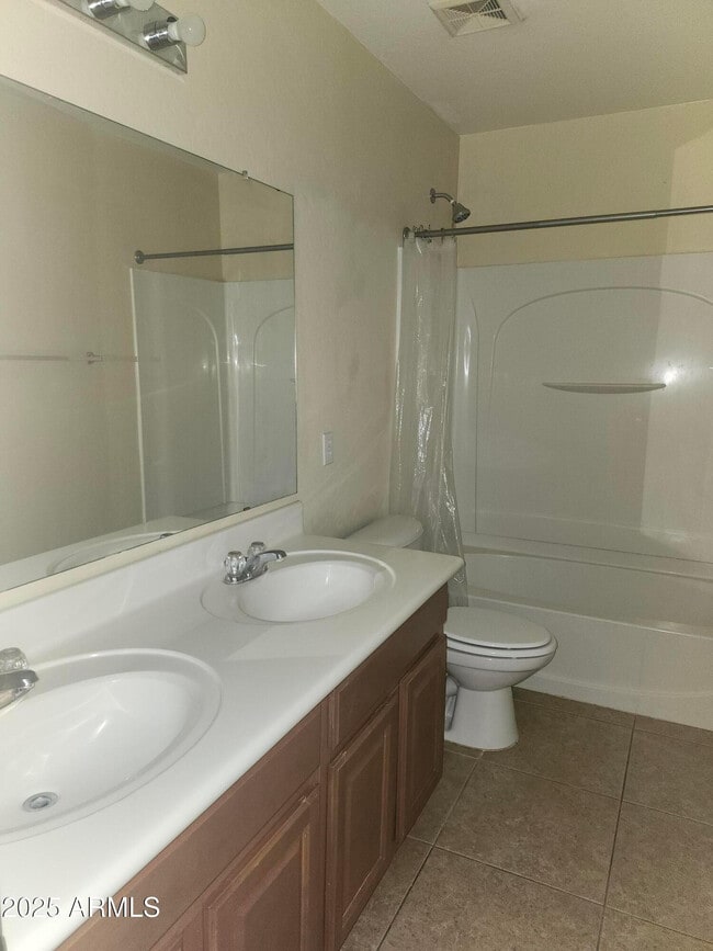 Building Photo - 41132 N Hudson Trail