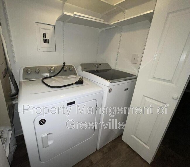 Building Photo - 82 Briarview Cir