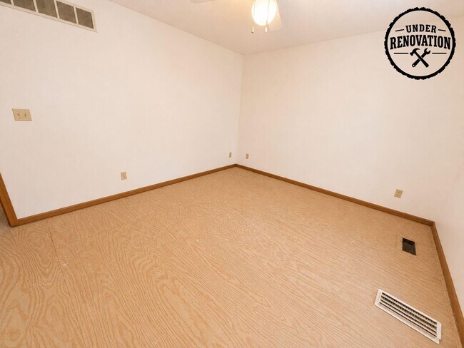 Building Photo - 851 Southwest Blvd