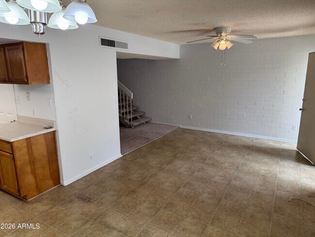 Building Photo - 1816 W Tuckey Ln