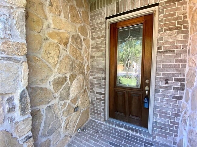 Building Photo - 2806 Cool River Loop