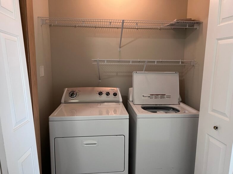 Building Photo - 4924 S Klein Ave