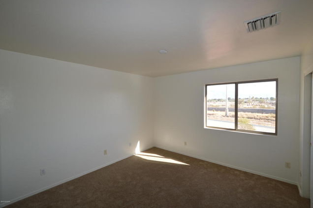 Building Photo - 2038 Silver Grass Pl
