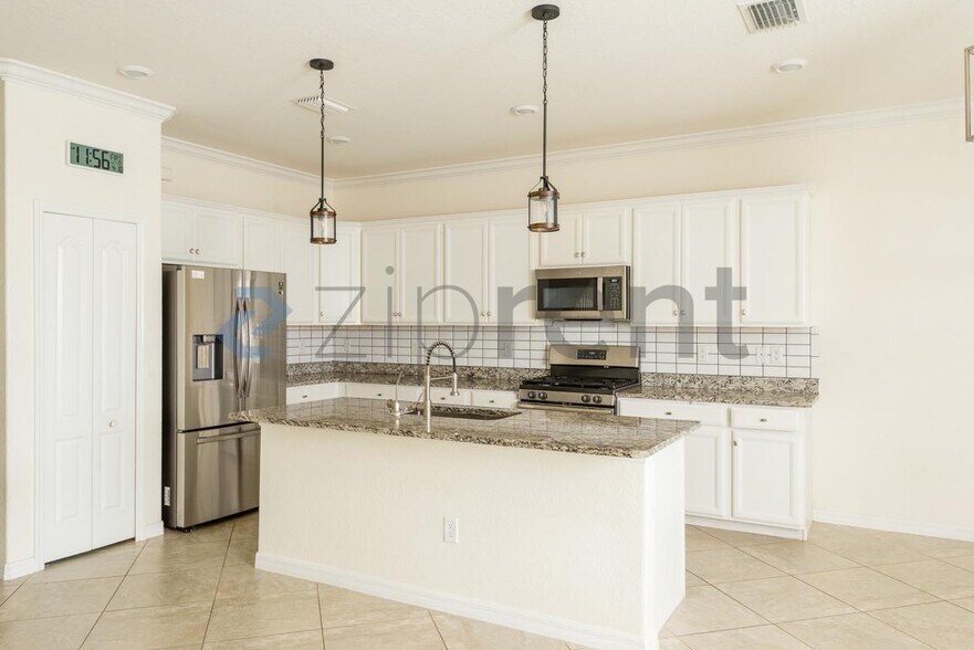 Building Photo - 17006 Blue Rdg Pl