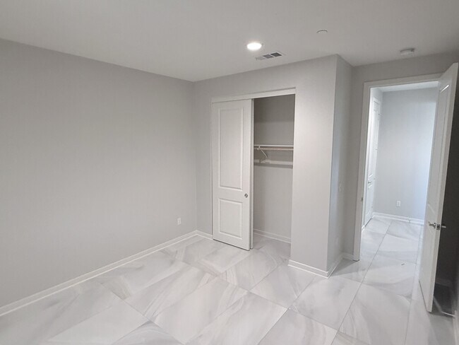 Building Photo - 31124 Hanover Ln