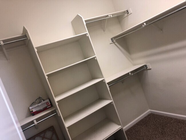 Building Photo - Beautiful 3 B/D 2.5 BA House in Roseville-COMING VERY SOON! ACT FAST AND APPLY NOW AS THIS PROPER...