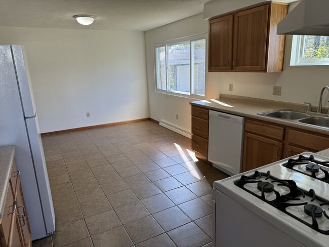 Kitchen looking to Dining Rm - 612 Strathmore Ave